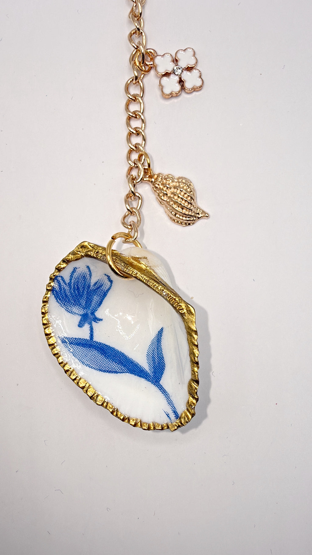 Blue Floral Shell Key Chain & Bag Charm – A Touch of Coastal Charm for Your Everyday Carry (Copy)