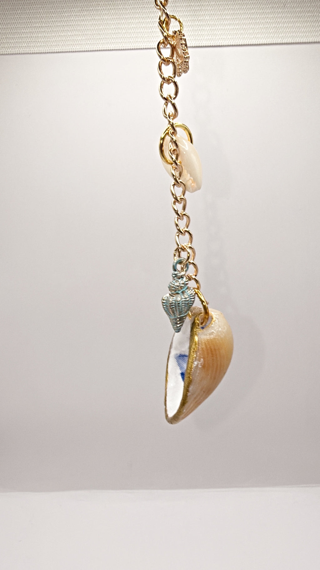 Blue Floral Shell Key Chain & Bag Charm – A Touch of Coastal Charm for Your Everyday Carry (Copy)