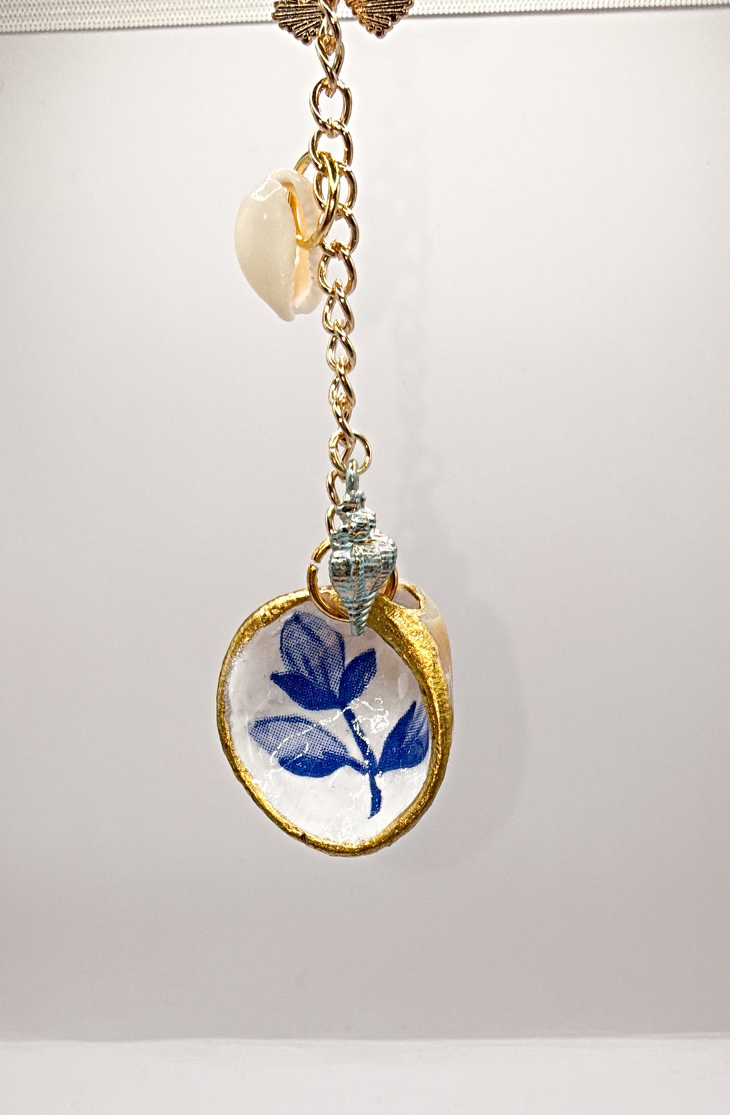 Blue Floral Shell Key Chain & Bag Charm – A Touch of Coastal Charm for Your Everyday Carry (Copy)