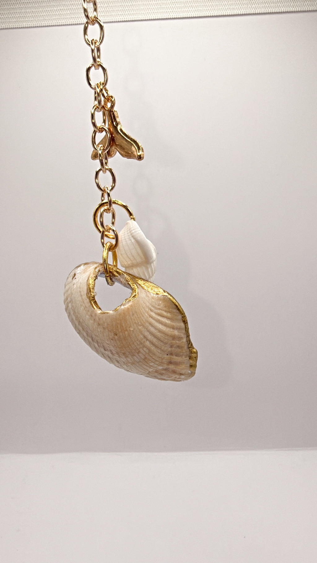 Blue Floral Shell Key Chain & Bag Charm – A Touch of Coastal Charm for Your Everyday Carry (Copy)