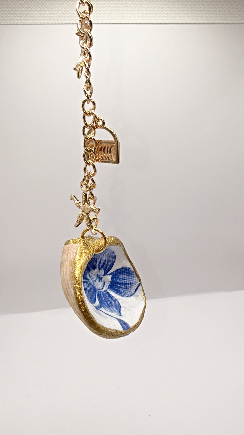 Blue Floral Shell Key Chain & Bag Charm – A Touch of Coastal Charm for Your Everyday Carry (Copy)