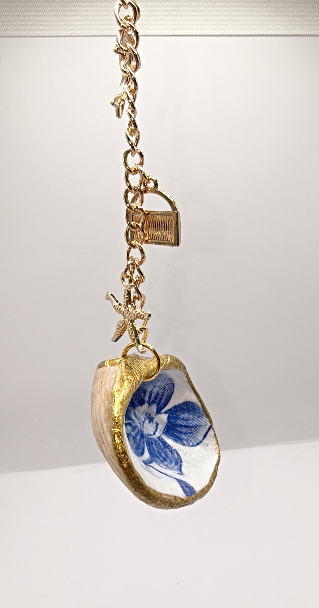Blue Floral Shell Key Chain & Bag Charm – A Touch of Coastal Charm for Your Everyday Carry (Copy)