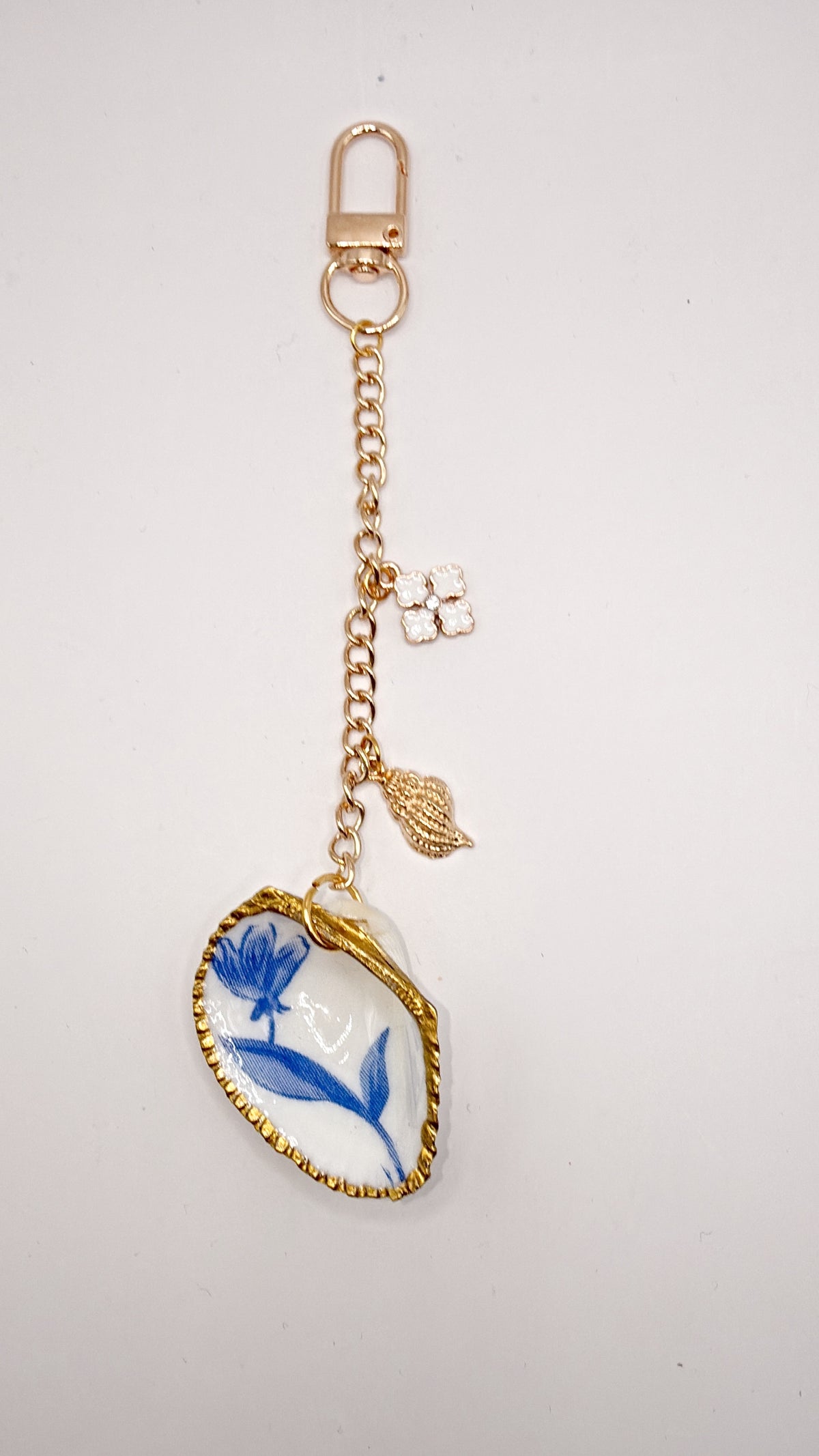 Blue Floral Shell Key Chain & Bag Charm – A Touch of Coastal Charm for Your Everyday Carry (Copy)