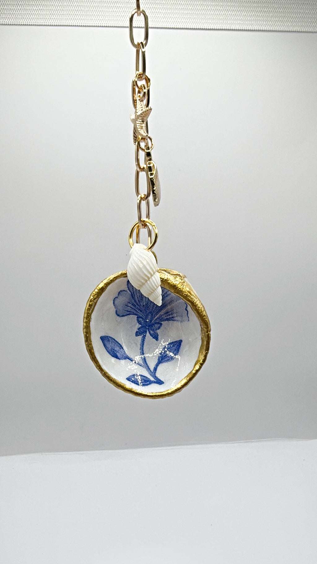 Blue Floral Shell Key Chain & Bag Charm – A Touch of Coastal Charm for Your Everyday Carry (Copy)