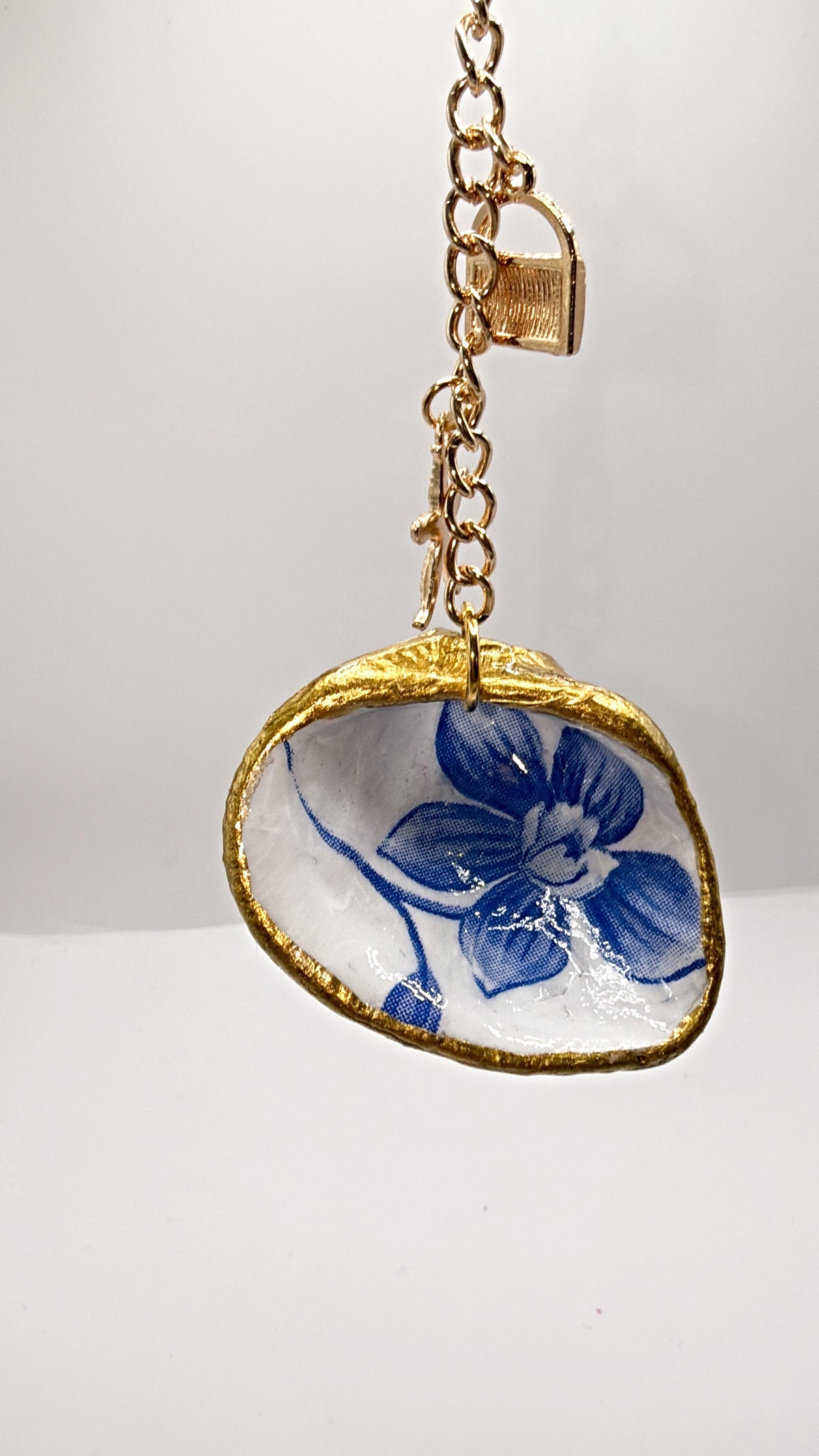Blue Floral Shell Key Chain & Bag Charm – A Touch of Coastal Charm for Your Everyday Carry (Copy)