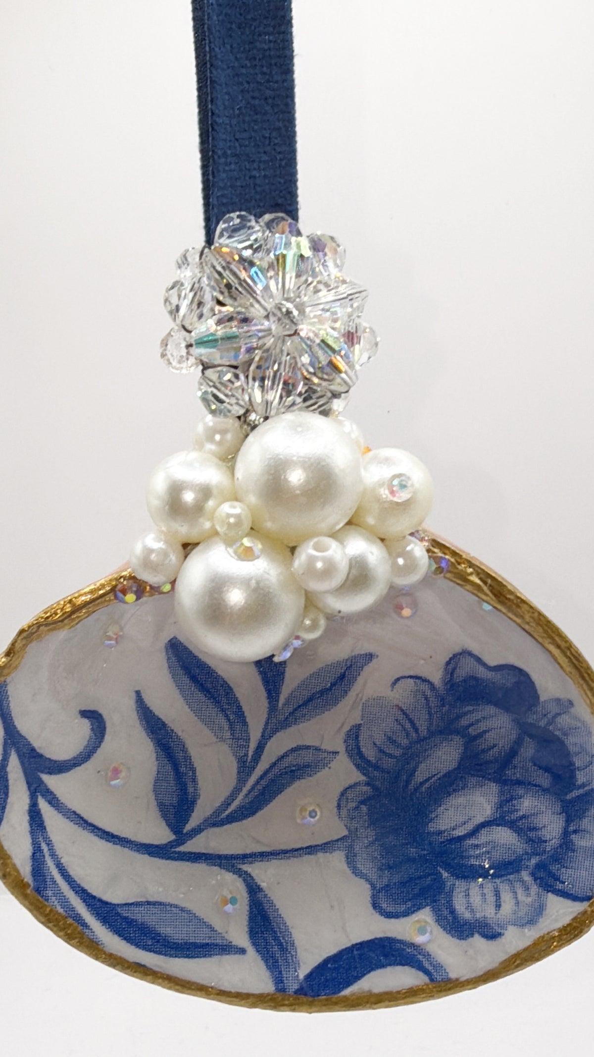 Large Clam Shell Ornament, Blue floral— A Coastal Keepsake with Timeless Charm