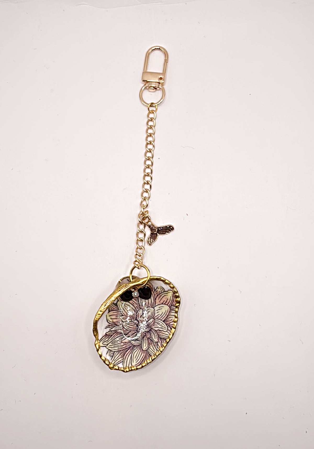 Shell Key Chain & Bag Charm – A Touch of Coastal Charm for Your Everyday Carry