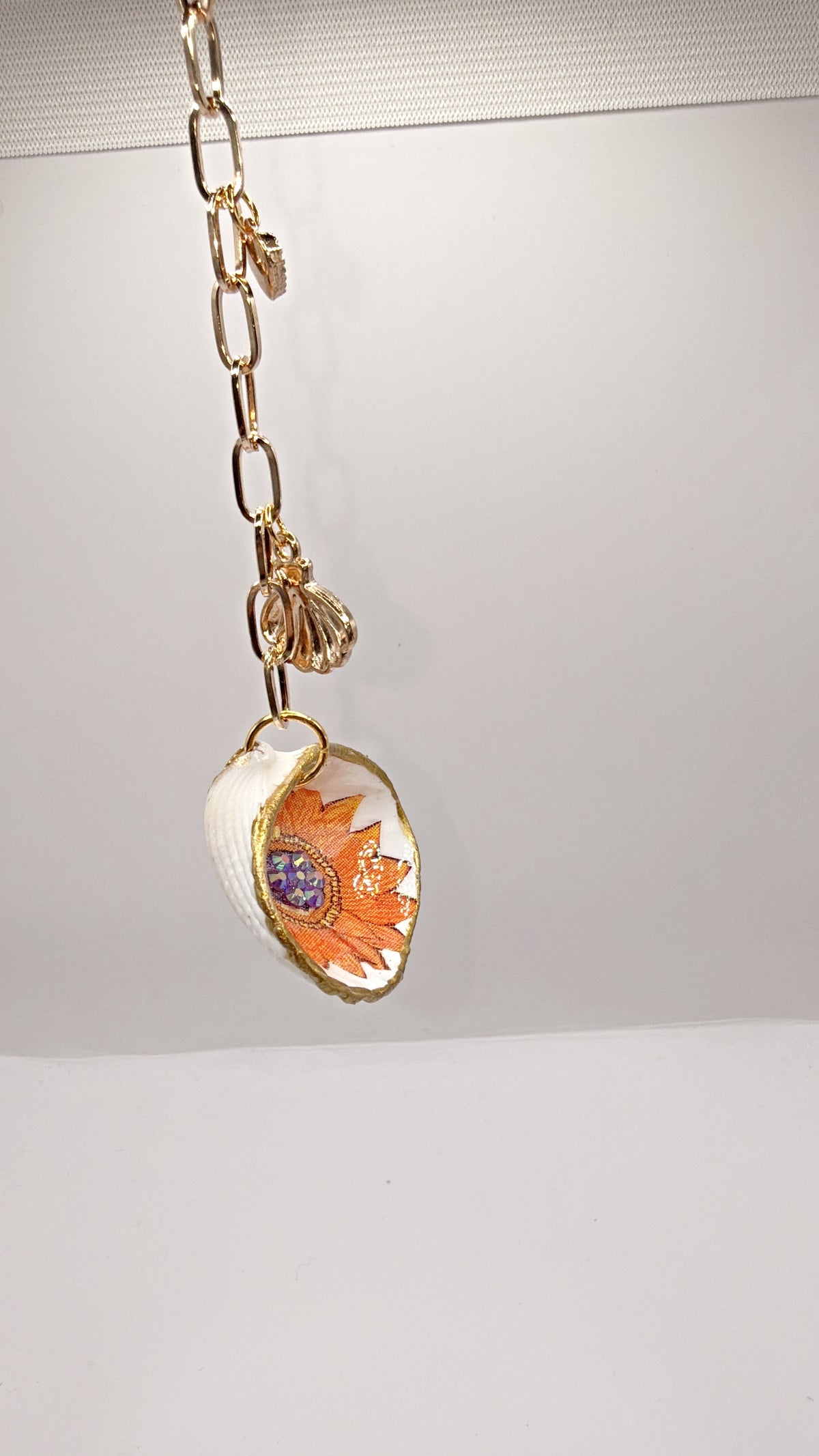 Shell Key Chain & Bag Charm – A Touch of Coastal Charm for Your Everyday Carry
