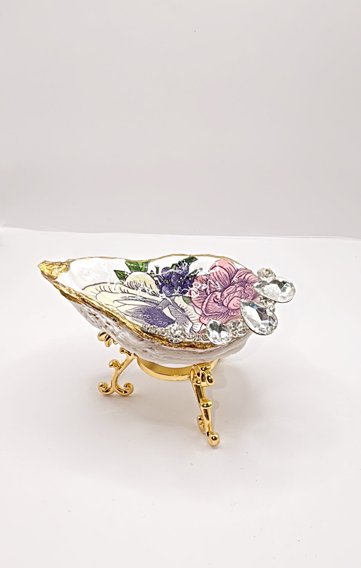 Shell Trinket Dish with Vintage Heart embellishment— Coastal Charm for Your Everyday Essentials (Copy)