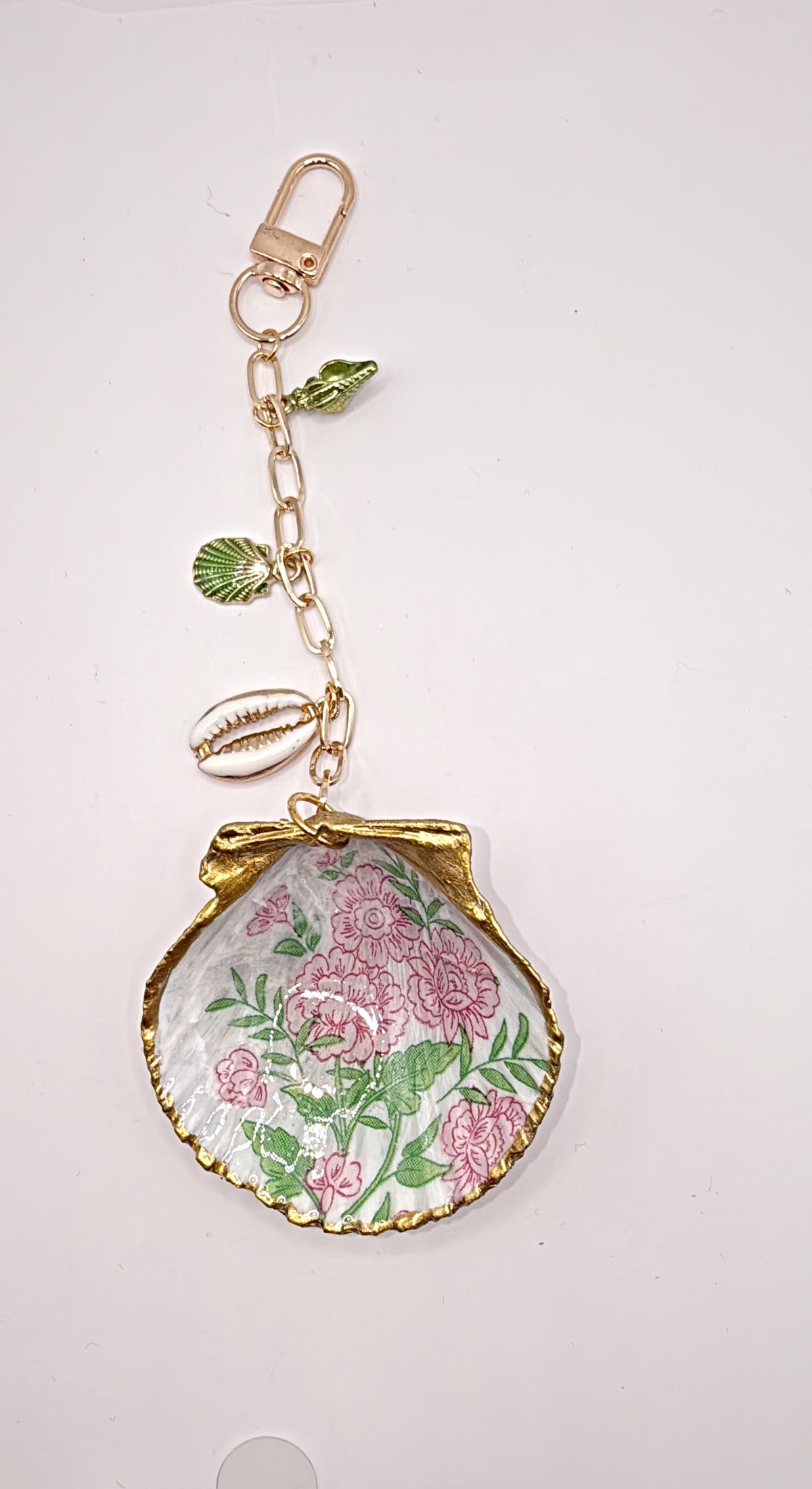 Shell Key Chain & Bag Charm – A Touch of Coastal Charm for Your Everyday Carry