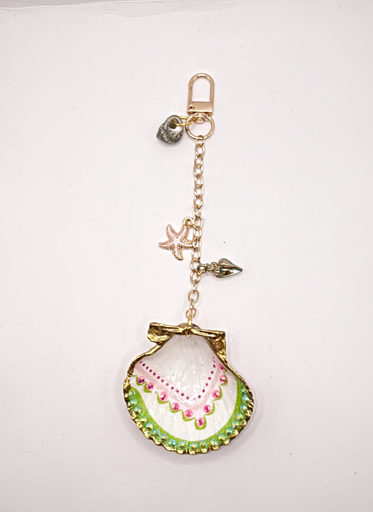Shell Key Chain & Bag Charm – A Touch of Coastal Charm for Your Everyday Carry